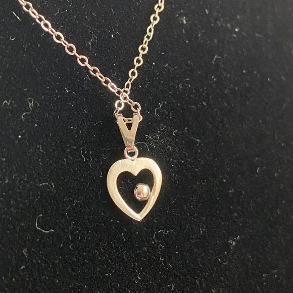 Tiny Heart Pendant on Silver 925 Necklace - Picture 5 of 8